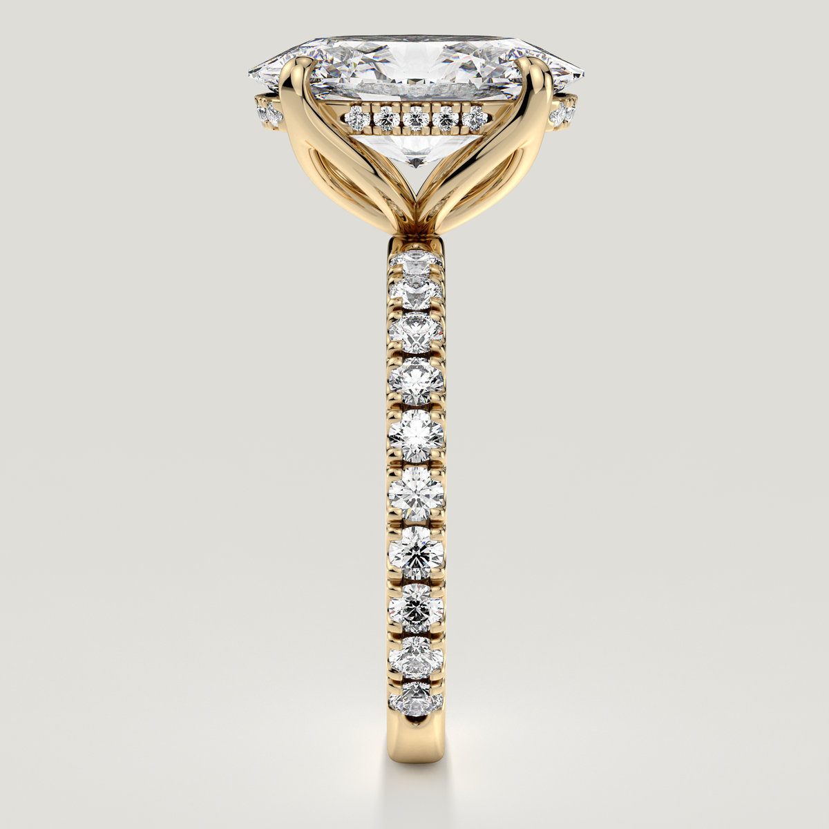 Hazel oval engagement ring with its oval centre stone - Yellow Gold